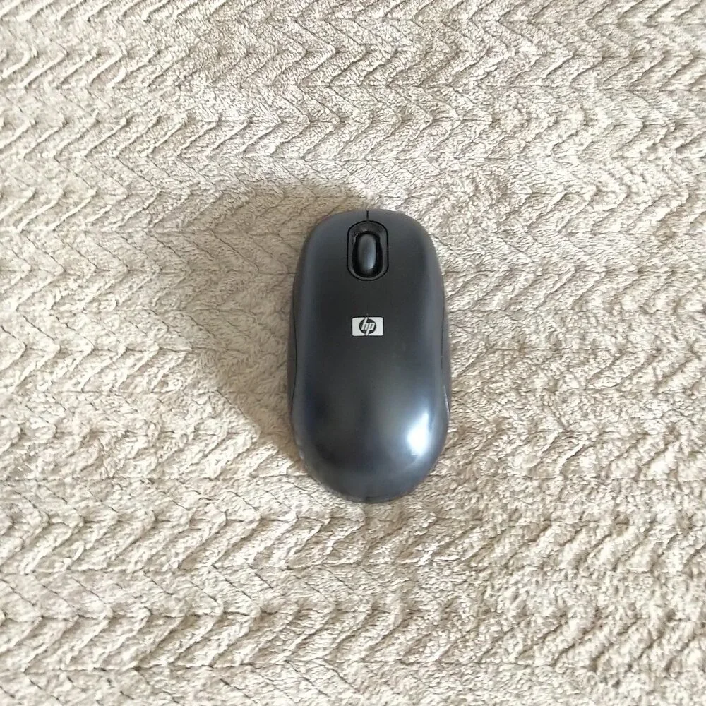 Hewlett Packard Wireless Mouse - Color Black - No Dongle & No Batteries